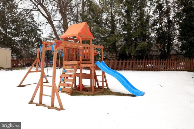 1027 GREENBRIAR DR, State College, PA 16801