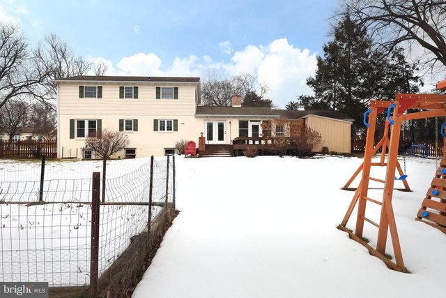 1027 GREENBRIAR DR, State College, PA 16801