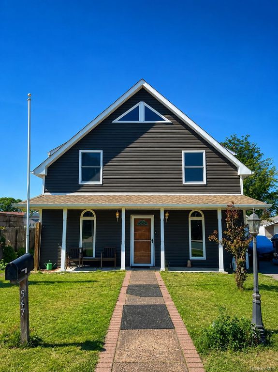 547 Sunnybrook Drive, Oceanside, NY 11572