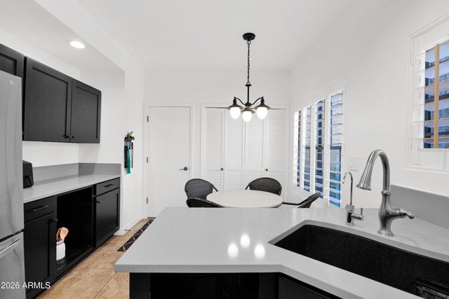 10017 E MOUNTAIN VIEW Road 1062, Scottsdale, AZ 85258