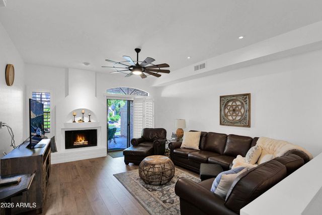 10017 E MOUNTAIN VIEW Road 1062, Scottsdale, AZ 85258