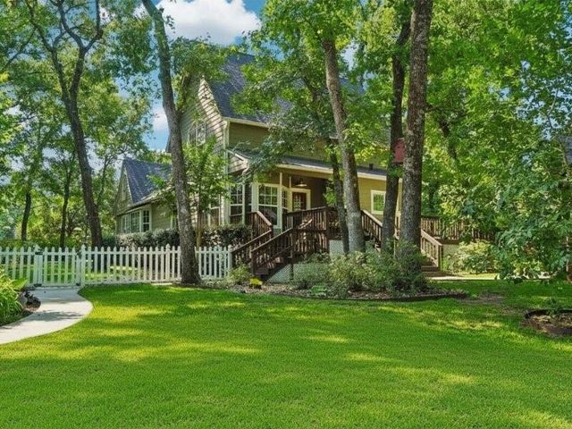 1693 Mohawk Drive, Montgomery, TX 77316
