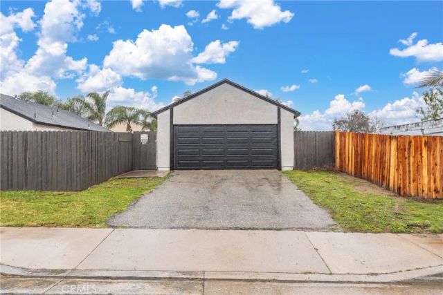 1365 W Etiwanda Avenue, Rialto, CA 92376