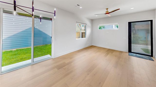 4424 Hank Ave 2, Austin, TX 78745