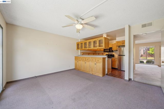 1024 Fontana Dr, Alameda, CA 94502