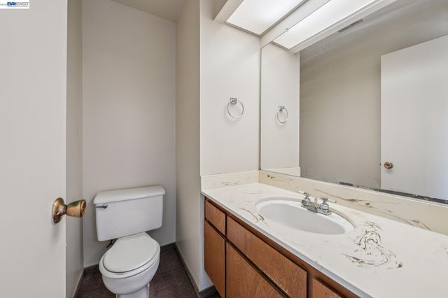 1024 Fontana Dr, Alameda, CA 94502