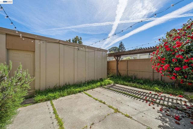 1024 Fontana Dr, Alameda, CA 94502