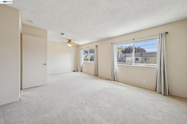 1024 Fontana Dr, Alameda, CA 94502