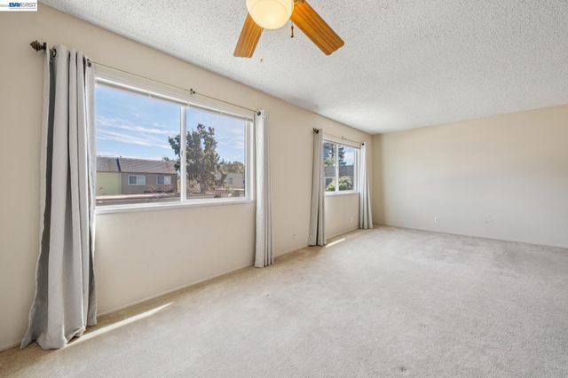 1024 Fontana Dr, Alameda, CA 94502