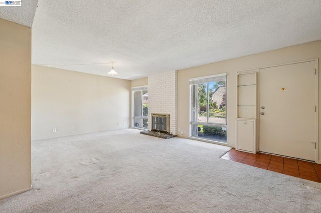 1024 Fontana Dr, Alameda, CA 94502