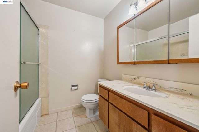 1024 Fontana Dr, Alameda, CA 94502