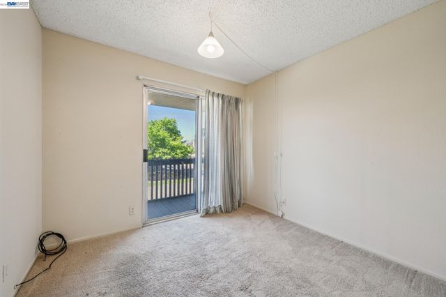 1024 Fontana Dr, Alameda, CA 94502