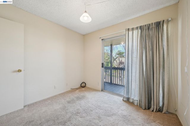 1024 Fontana Dr, Alameda, CA 94502