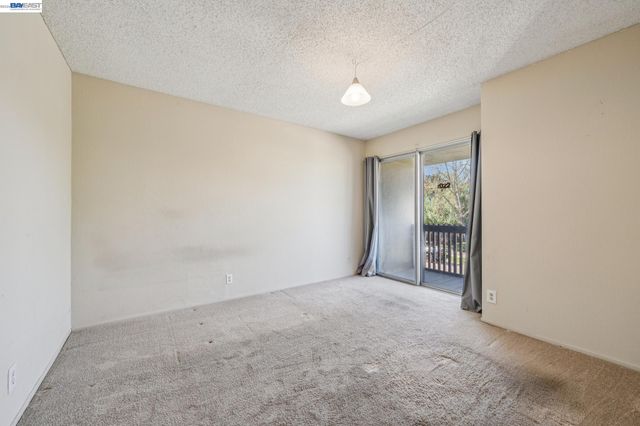 1024 Fontana Dr, Alameda, CA 94502