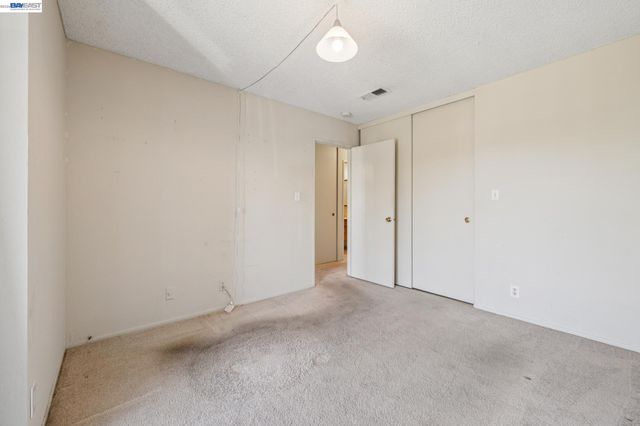 1024 Fontana Dr, Alameda, CA 94502