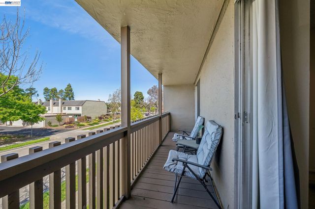 1024 Fontana Dr, Alameda, CA 94502