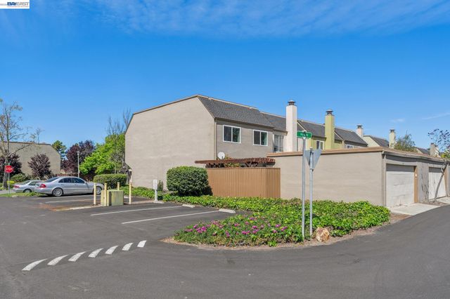 1024 Fontana Dr, Alameda, CA 94502