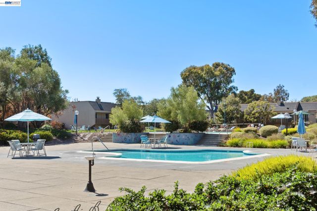 1024 Fontana Dr, Alameda, CA 94502