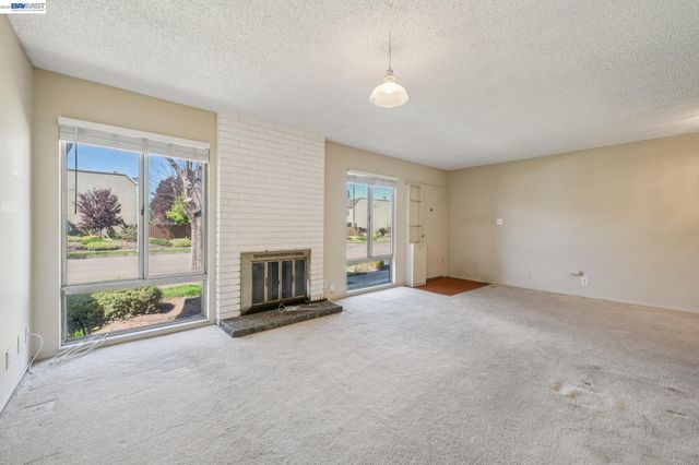 1024 Fontana Dr, Alameda, CA 94502