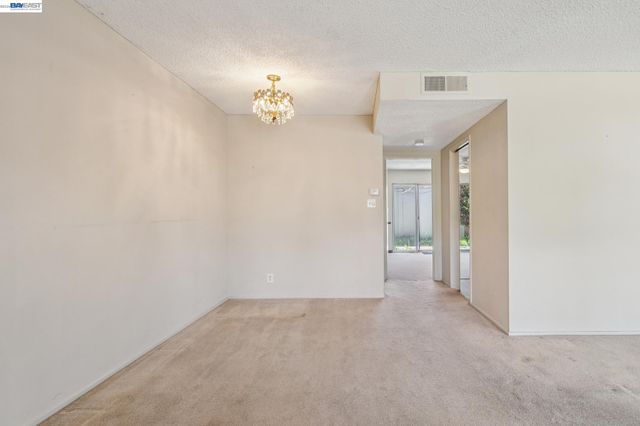 1024 Fontana Dr, Alameda, CA 94502