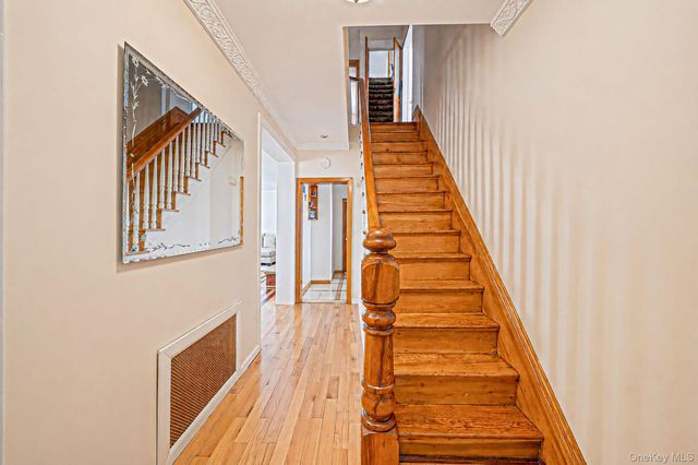 646 Clintonville Street, Whitestone, NY 11357