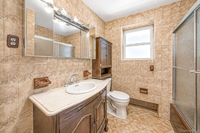 646 Clintonville Street, Whitestone, NY 11357