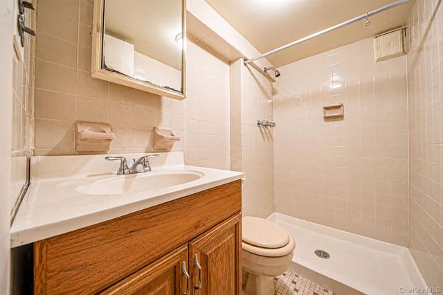 646 Clintonville Street, Whitestone, NY 11357