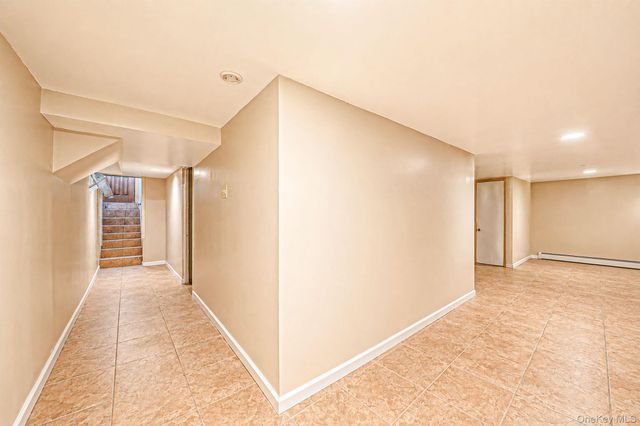646 Clintonville Street, Whitestone, NY 11357