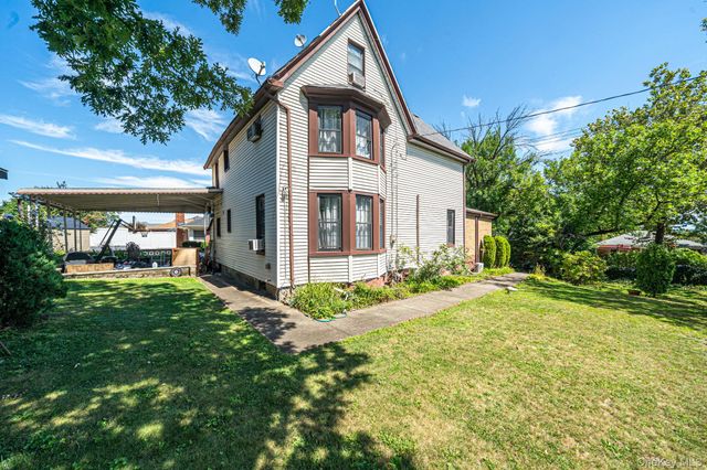646 Clintonville Street, Whitestone, NY 11357