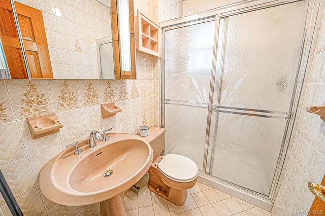 646 Clintonville Street, Whitestone, NY 11357