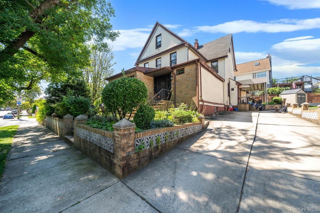 646 Clintonville Street, Whitestone, NY 11357 — photo 2