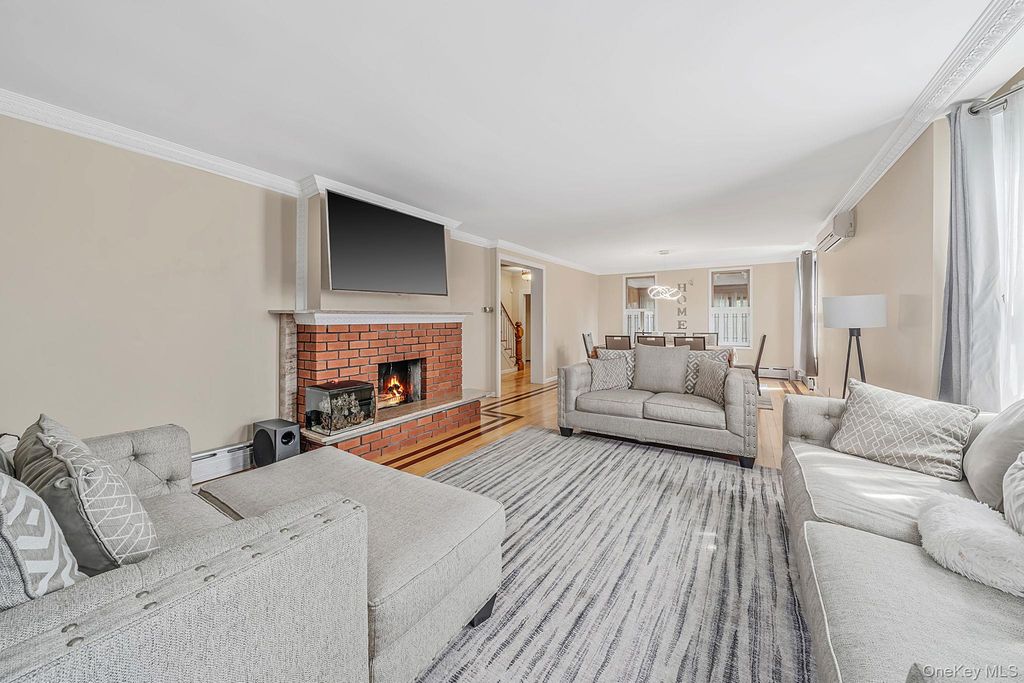 646 Clintonville Street, Whitestone, NY 11357 — photo 5