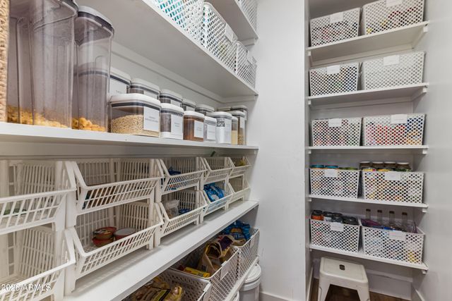 557 N STANDAGE --, Mesa, AZ 85201