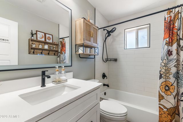 557 N STANDAGE --, Mesa, AZ 85201