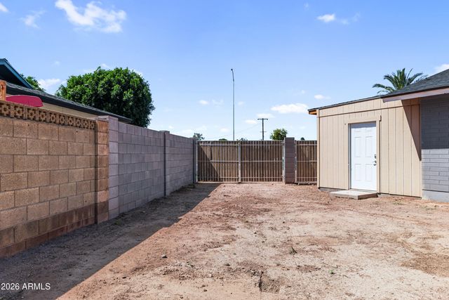 557 N STANDAGE --, Mesa, AZ 85201