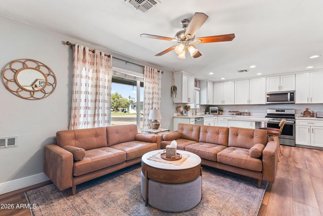 557 N STANDAGE --, Mesa, AZ 85201