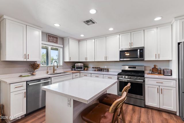 557 N STANDAGE --, Mesa, AZ 85201