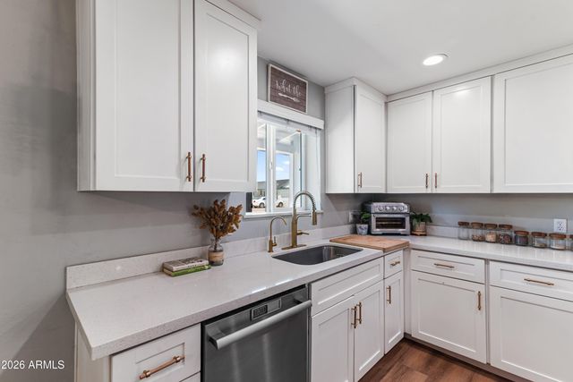 557 N STANDAGE --, Mesa, AZ 85201