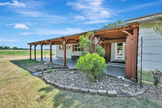 2561 County Road 248, Valley View, TX 76272