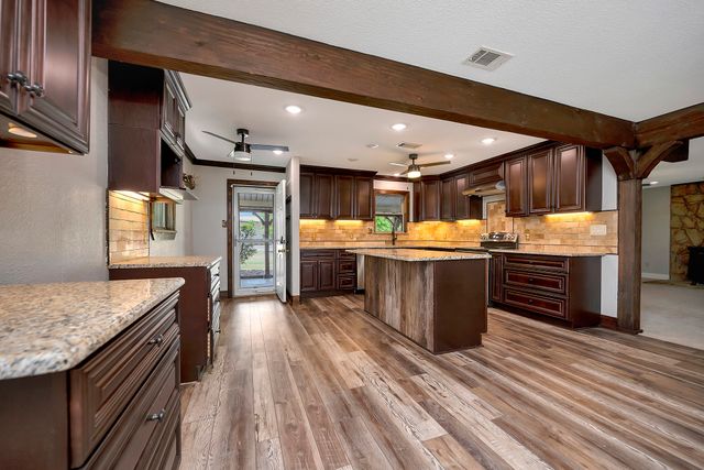 2561 County Road 248, Valley View, TX 76272