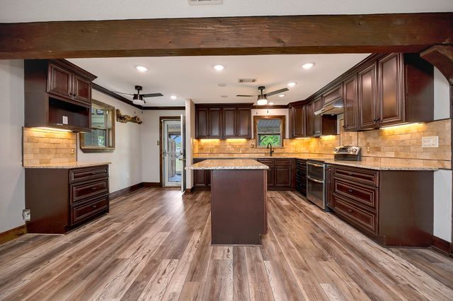 2561 County Road 248, Valley View, TX 76272