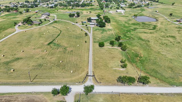 2561 County Road 248, Valley View, TX 76272