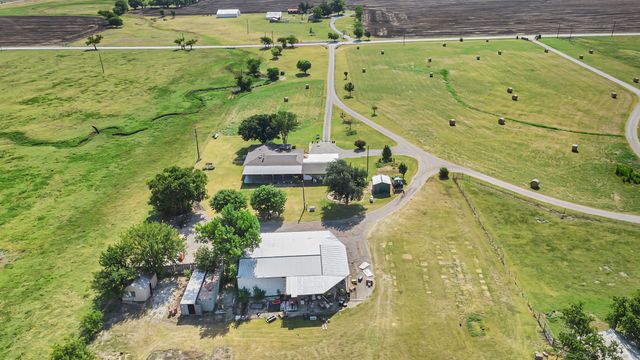 2561 County Road 248, Valley View, TX 76272