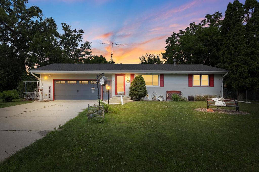 116 Kathy LANE, Darien, WI 53114