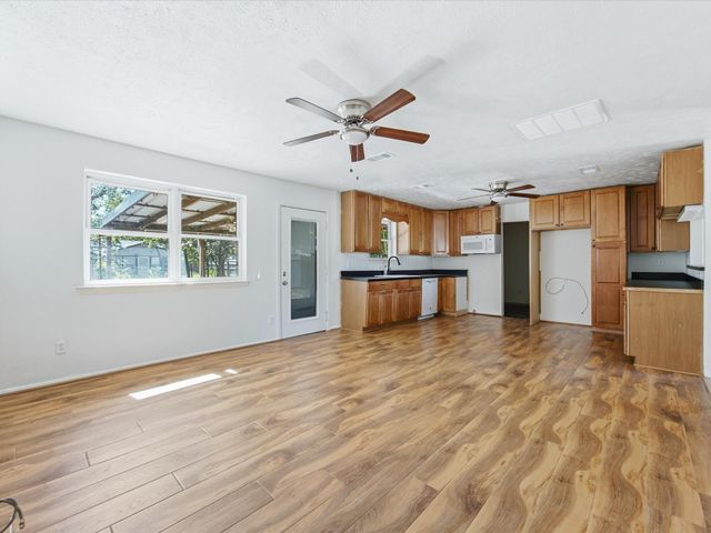 433 W Dorris Drive, Grand Prairie, TX 75051