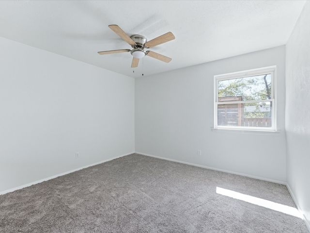 433 W Dorris Drive, Grand Prairie, TX 75051