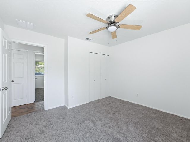 433 W Dorris Drive, Grand Prairie, TX 75051