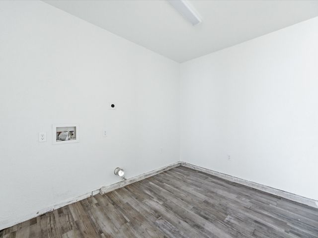 433 W Dorris Drive, Grand Prairie, TX 75051