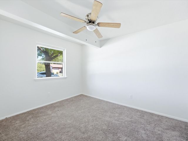 433 W Dorris Drive, Grand Prairie, TX 75051