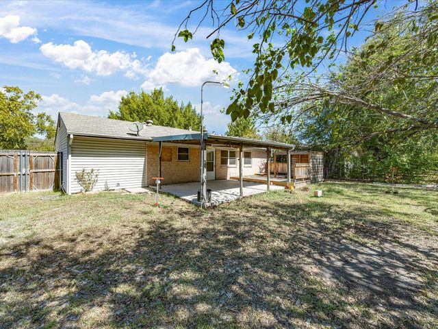 433 W Dorris Drive, Grand Prairie, TX 75051